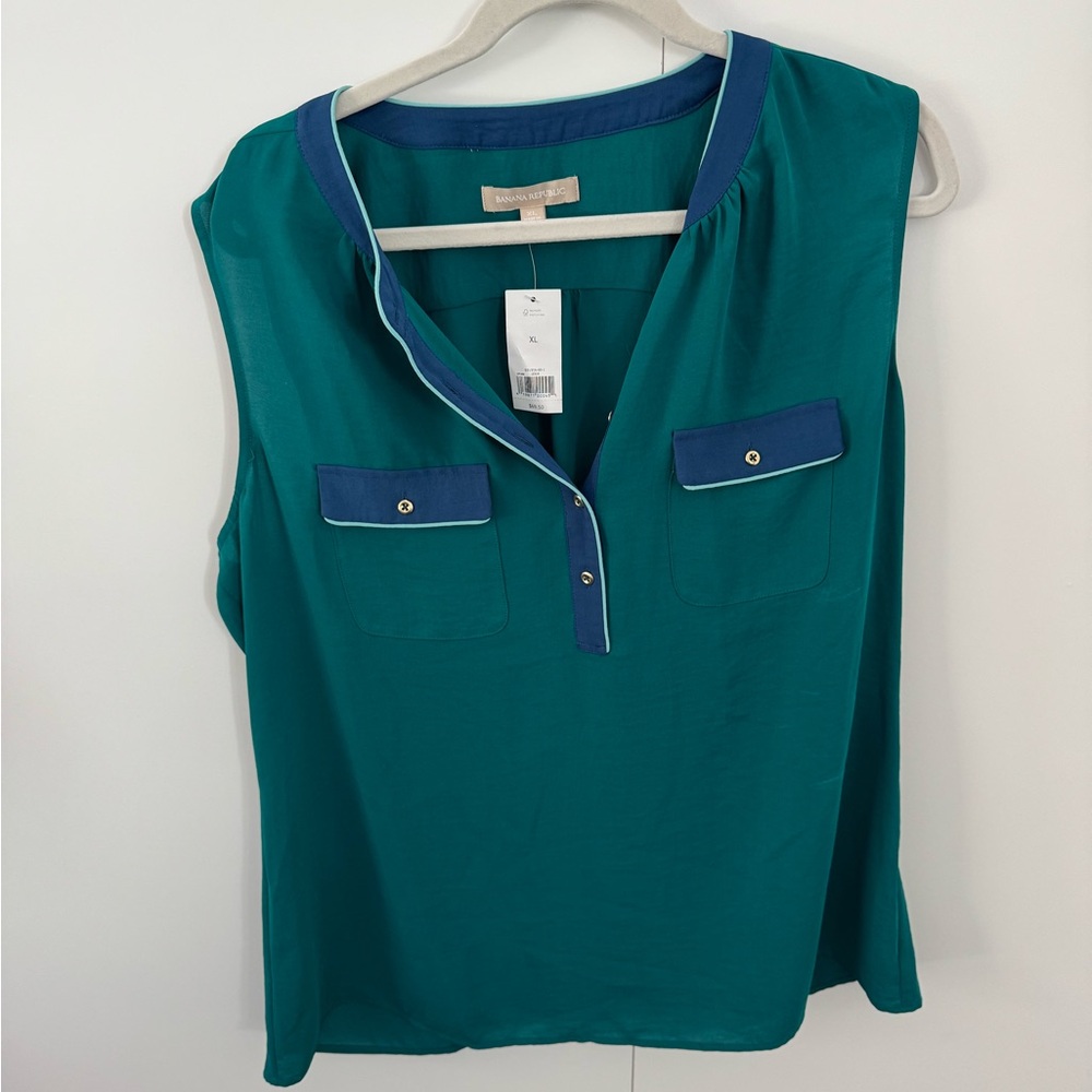 NWT- Banana Republic - Teal Sleeveless Blouse with Blue Accents